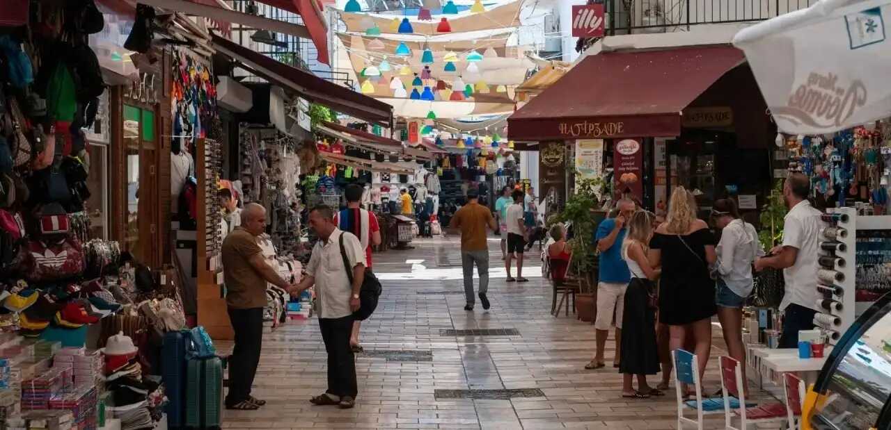 Barlar sokağı gündüz